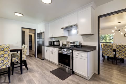 Newly Remodeled Kitchen