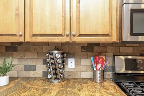 Fully upgraded kitchen with top of line appliances, utensils and cutlery