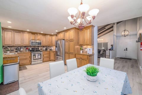 Kitchen + Dining area for 6