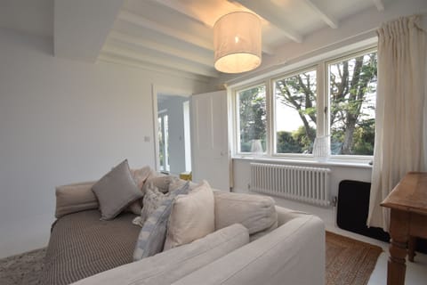 Classic Bungalow | Living area | TV