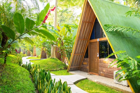 Comfort Cabin | Exterior
