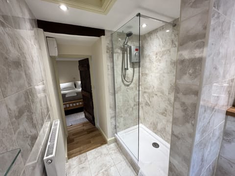 Double Room, Ground Floor (Self Contained Unit) | Bathroom | Towels