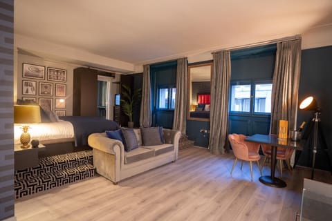 Grand Suite, 1 King Bed, Non Smoking, City View | Select Comfort beds, minibar, desk, laptop workspace