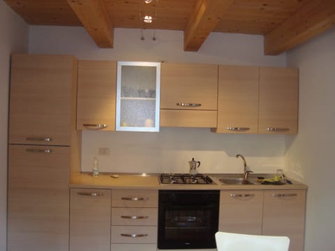 Basic Quadruple Room | Private kitchen | Shared fridge, stovetop, dishwasher, cookware/dishes/utensils