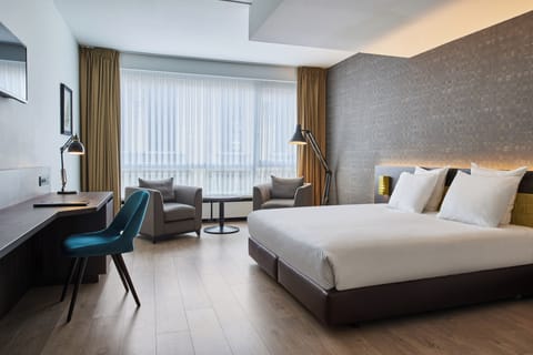 Superior Double Room | Minibar, in-room safe, desk, iron/ironing board