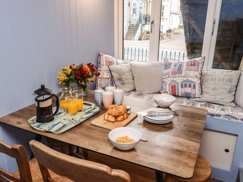 Cottage | Interior