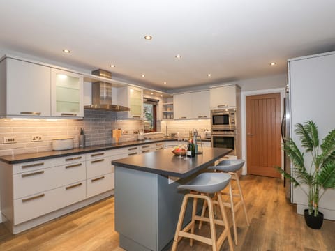Cottage | Interior