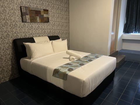 Deluxe Double Room, Non Smoking, City View | Individually decorated, individually furnished, free WiFi, bed sheets