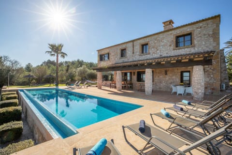 Beautiful villa with swimming pool