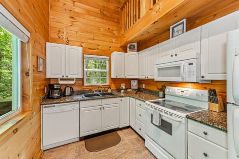 Well-equipped kitchen that gets mentioned in reviews because of the extras :)