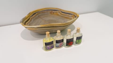 1 treatment room, massages