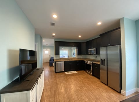 Samsung appliance suite, granite countertops, soft-close drawers/cabinets