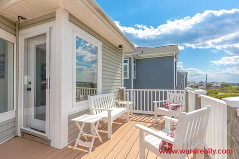 Sound Side Sun Deck IV