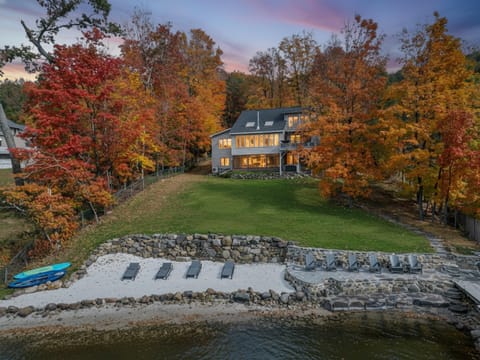 Private Lakefront Beach & Dock