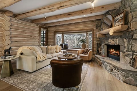 Indoors, Architecture, Building, Furniture, Living Room