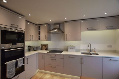 High Spec kitchen, with all amenities available