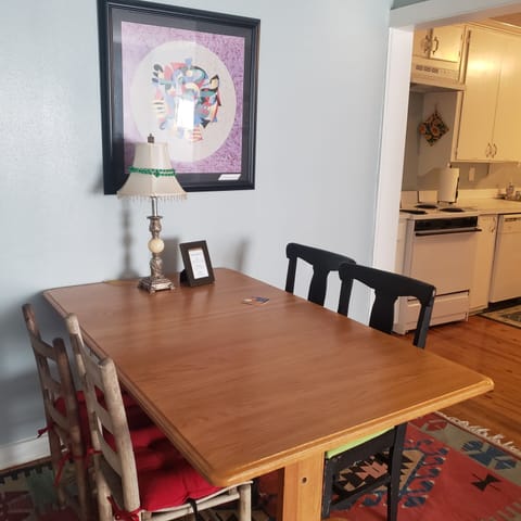 dining room (extra sleeves upon request, can seat 8)