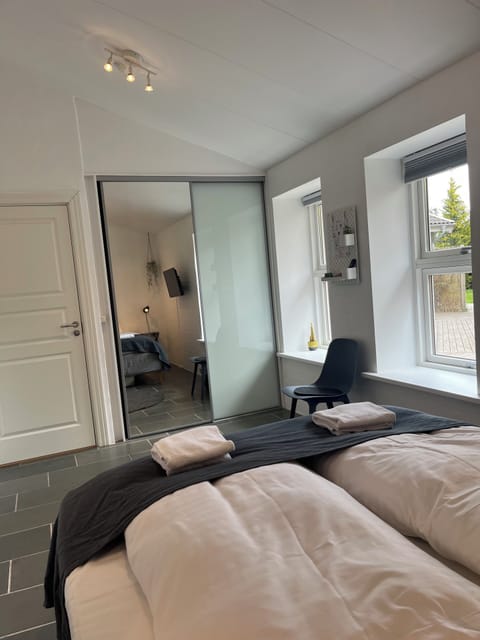 Economy Double Room, 1 Queen Bed, Non Smoking | Minibar, blackout drapes, free WiFi, bed sheets