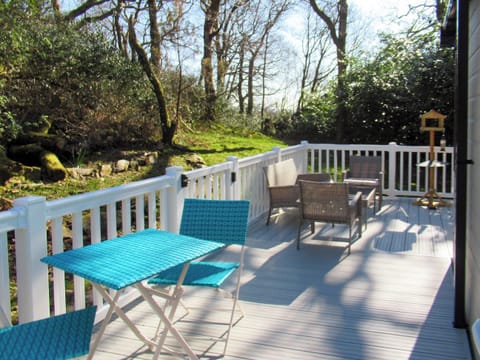Sitting-out-area | The Hollies Lodge, Prenteg, Porthmadog