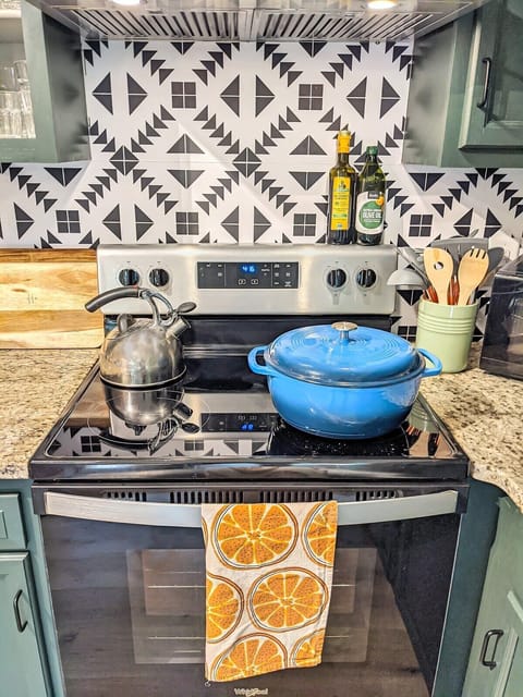 If cooking is your getaway plan, we've got you covered (literally).   You'll find plenty of good cookware, including an XL dutch oven, large stock pot, and a slow-cooker. 