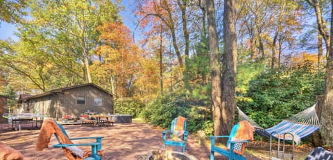 Welcome to Sycamore Camp! A modern log cabin with total privacy, just minutes from Big Boulder ski area!