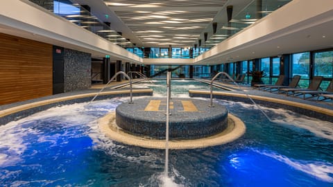 Sauna, hot tub, steam room, body treatments, aromatherapy