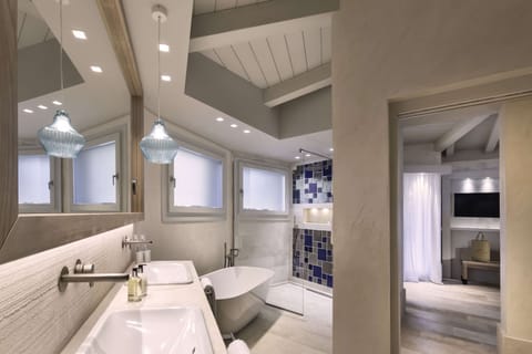 Free toiletries, hair dryer, bathrobes, slippers