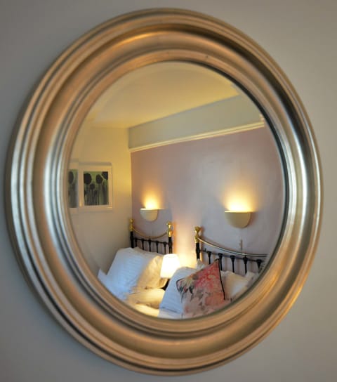 Family Room | In-room safe, desk, soundproofing, free WiFi