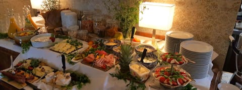 Daily buffet breakfast for a fee