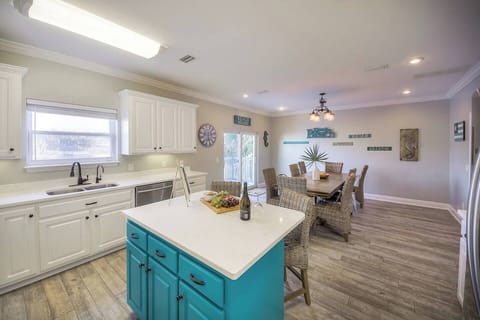 You'll have plenty of space to cook, eat and move around in PJ's large kitchen and dining area.