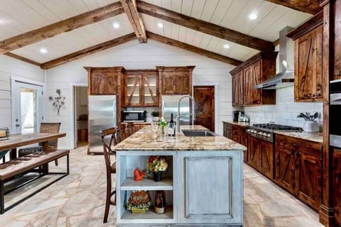 FarmHaus full kitchen with Keurig, K cups, creamer. 