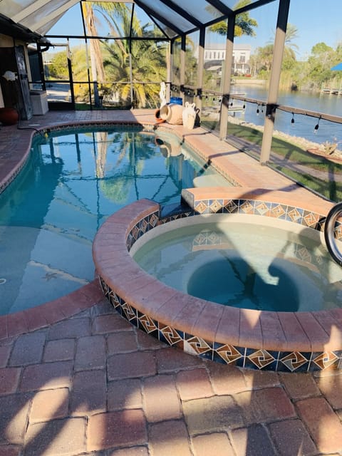 Pool & Spa 