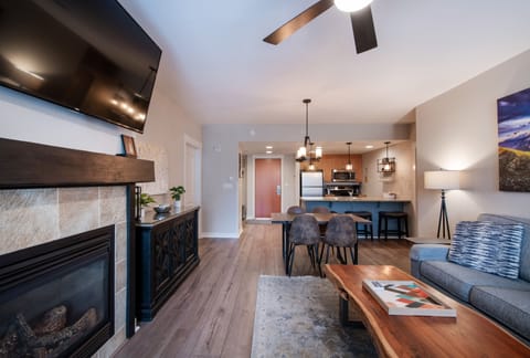 Condo, 2 Bedrooms | Living area