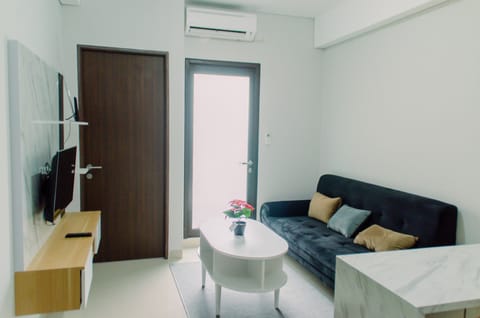 Room | Living area | TV