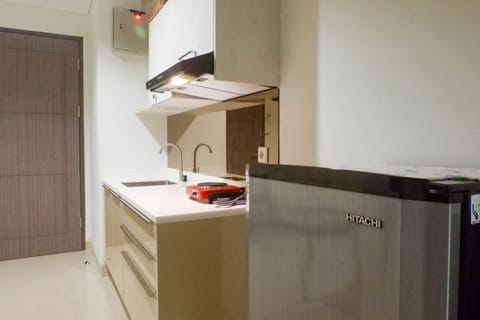 Room | Private kitchen | Fridge, stovetop, cookware/dishes/utensils