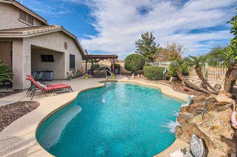 Avondale Vacation Rental | 3BR | 2BA | 2,148 Sq Ft | Step-Free Access