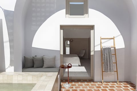 Luxury Studio Suite, Private Jacuzzi, Ground Floor | Premium bedding, pillowtop beds, minibar, in-room safe