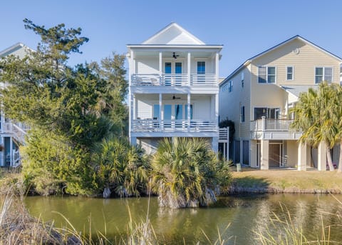 Nestled just across the canal from hole 14, enjoy a serene golf getaway with friends & family.