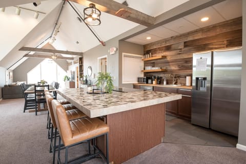 Newly renovated luxury condo