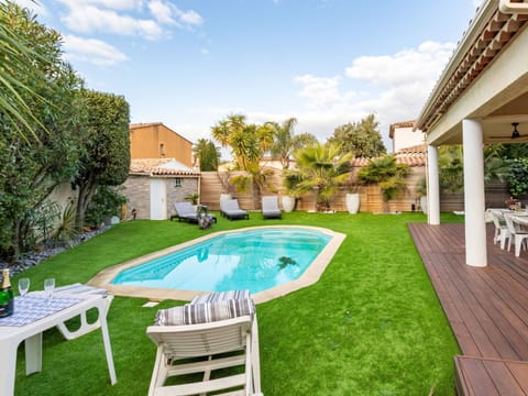 Plant, Cloud, Sky, Building, Water, Property, Furniture, Green, Swimming Pool, Azure