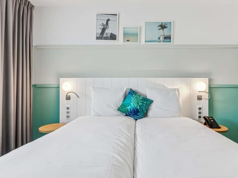 Standard Room, 2 Twin Beds | Premium bedding, desk, laptop workspace, soundproofing