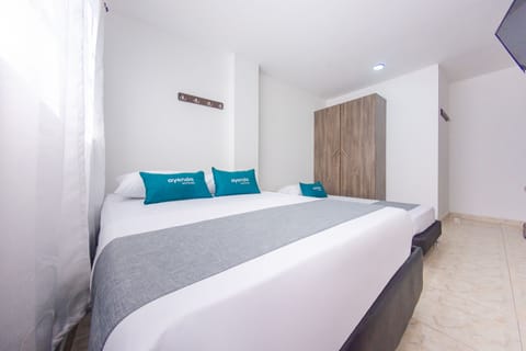 Triple Room | Premium bedding, WiFi (free), bed sheets
