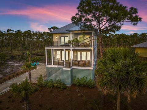 Beautiful custom home awaits your Summer Vacation!