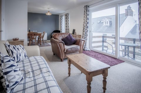 Pharmacy Court - 2 Bedroom Apartment - Saundersfoot (8049)