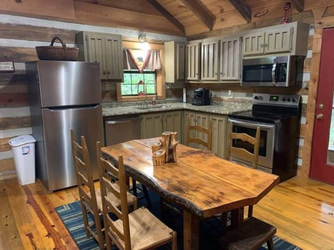 01873e60-88f1-4656-be59-d40030165974