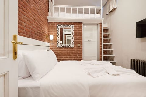 Economy Room, 1 Bedroom, Non Smoking | Premium bedding, free WiFi, bed sheets