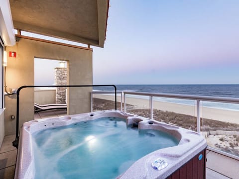 Beach & Ocean Views from Hot Tub