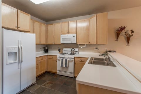 Fully equipped kitchen with gas stove