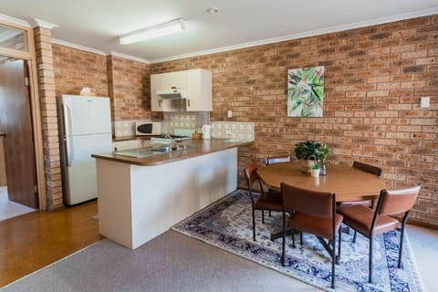 Unit 10 - Kitchen dining