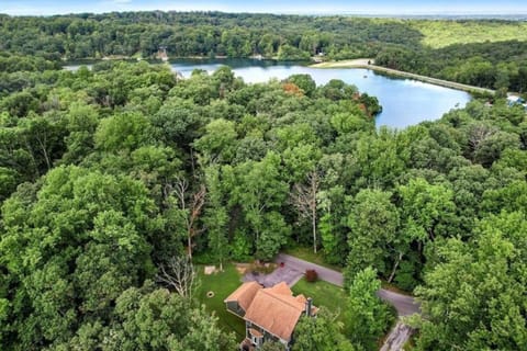 This home is just a short walk to Lake Shannondale, and has wintertime views of the lake!  Spend your mornings on the front porch, or take a leisurely stroll around the lake.